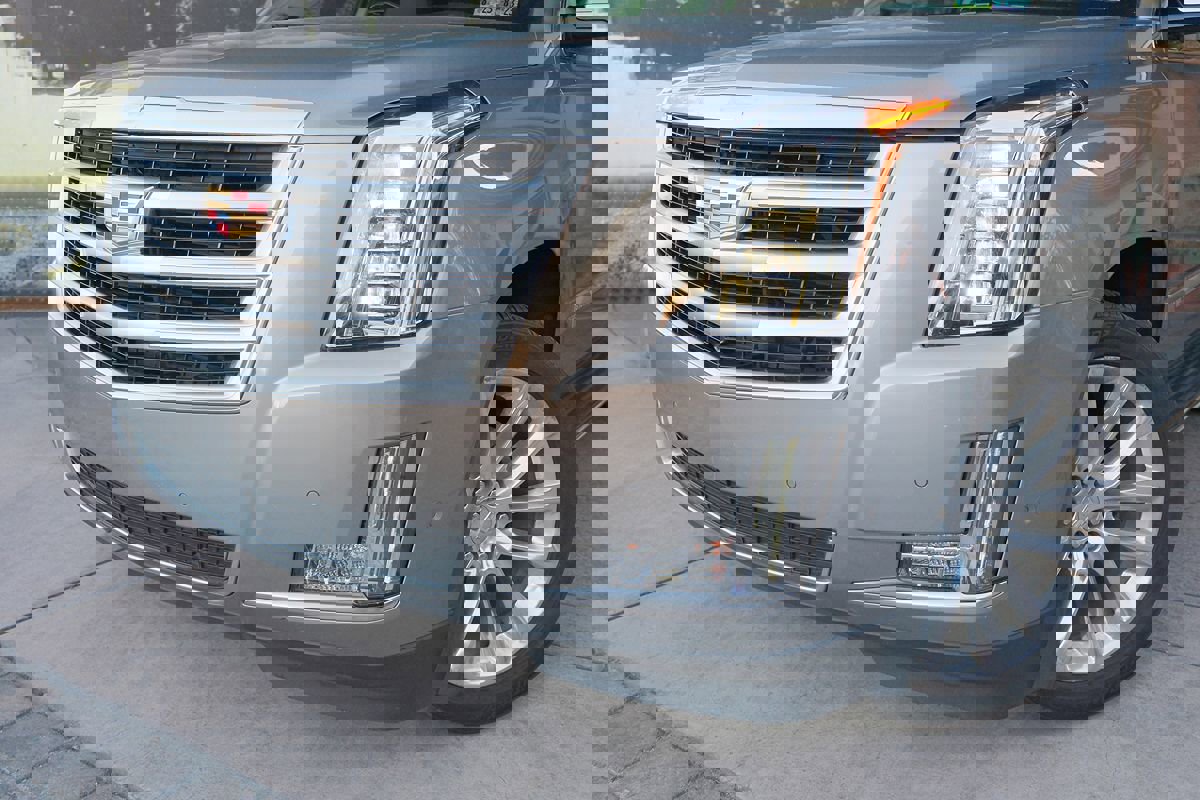 Used 2019 Cadillac Escalade Luxury image 10