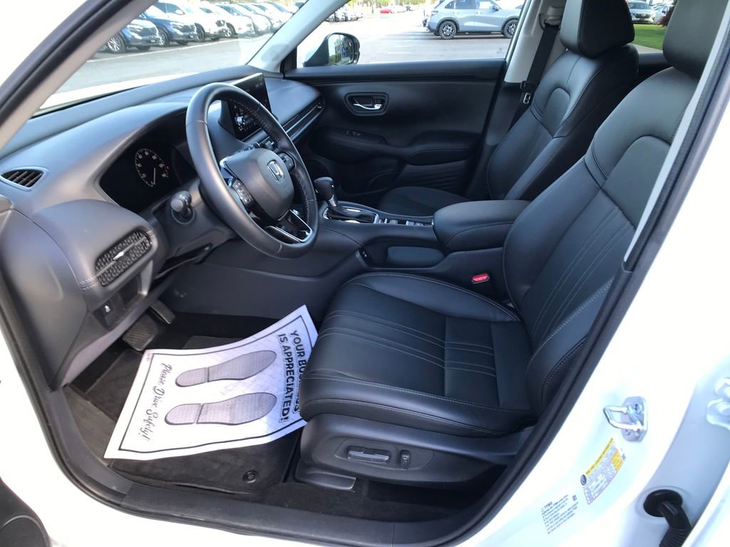 Certified 2025 Honda HR-V EX-L image 4