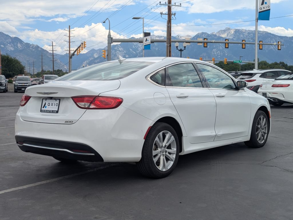 Used 2015 Chrysler 200 Limited w/ Convenience Group FWD image 4