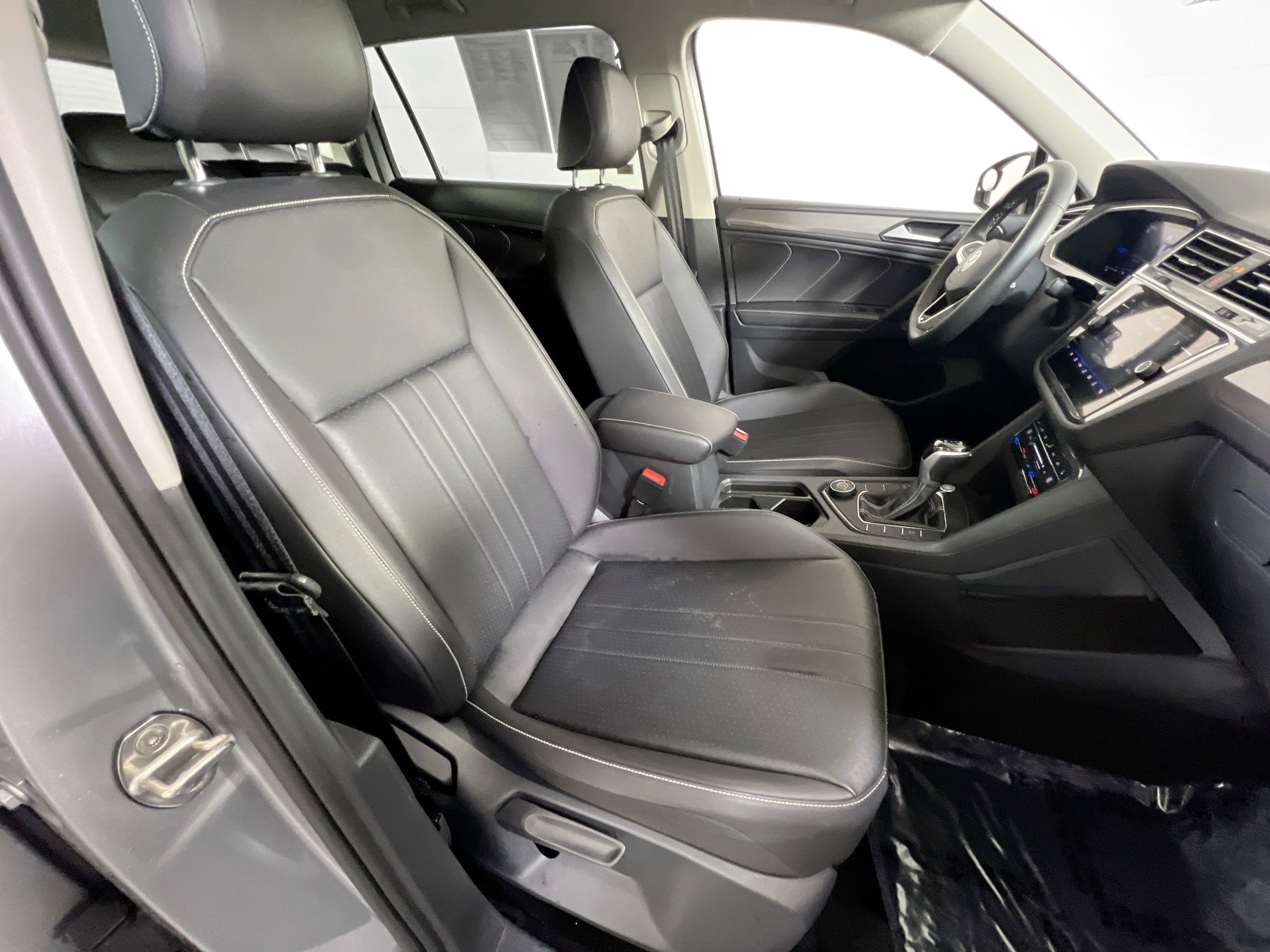 Used 2022 Volkswagen Tiguan SE image 26