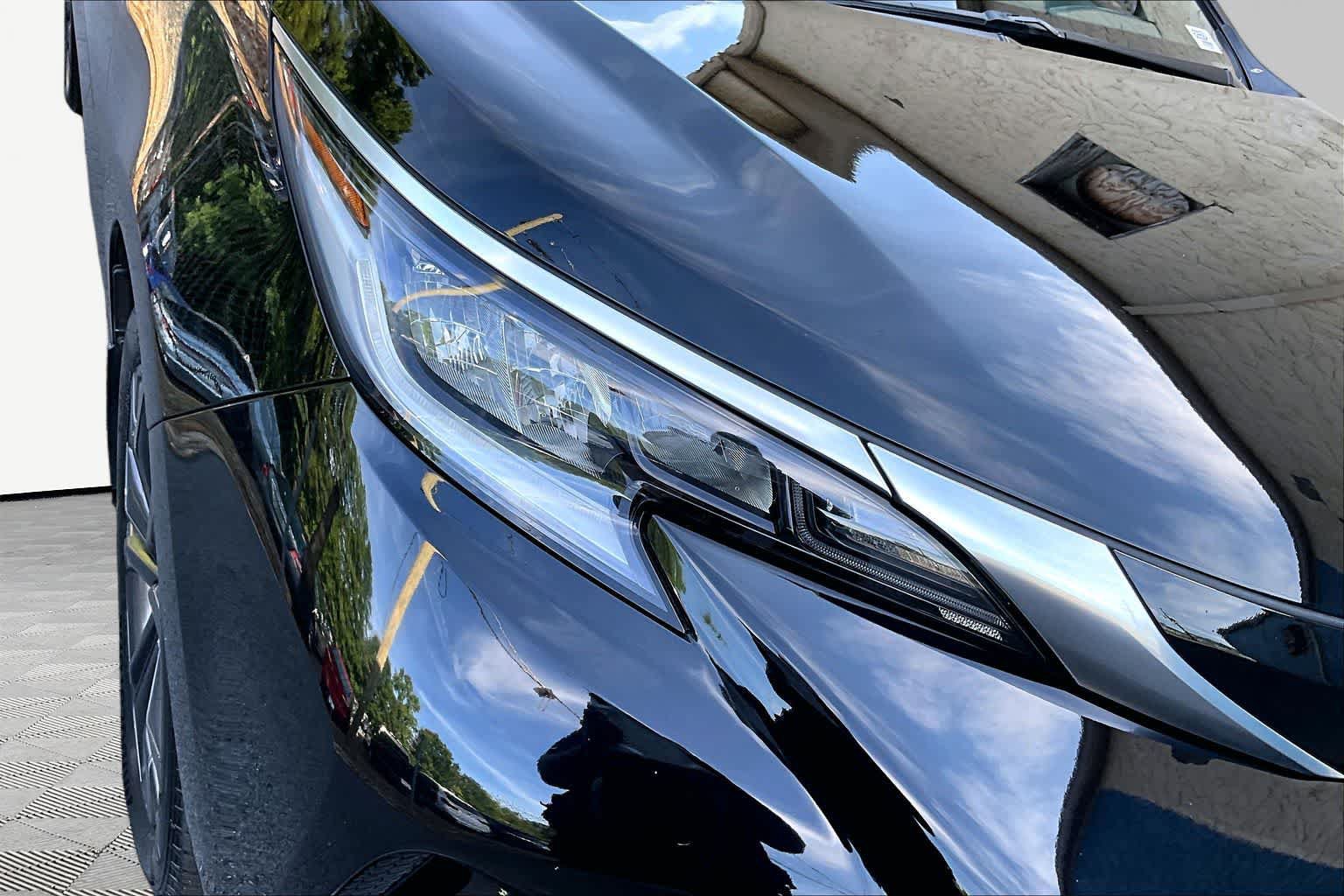 Certified 2024 Toyota Sienna XSE FWD image 28