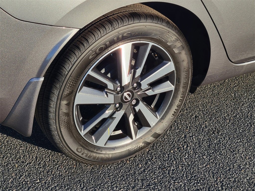 New 2025 Nissan Versa SV w/ Trunk Package image 3