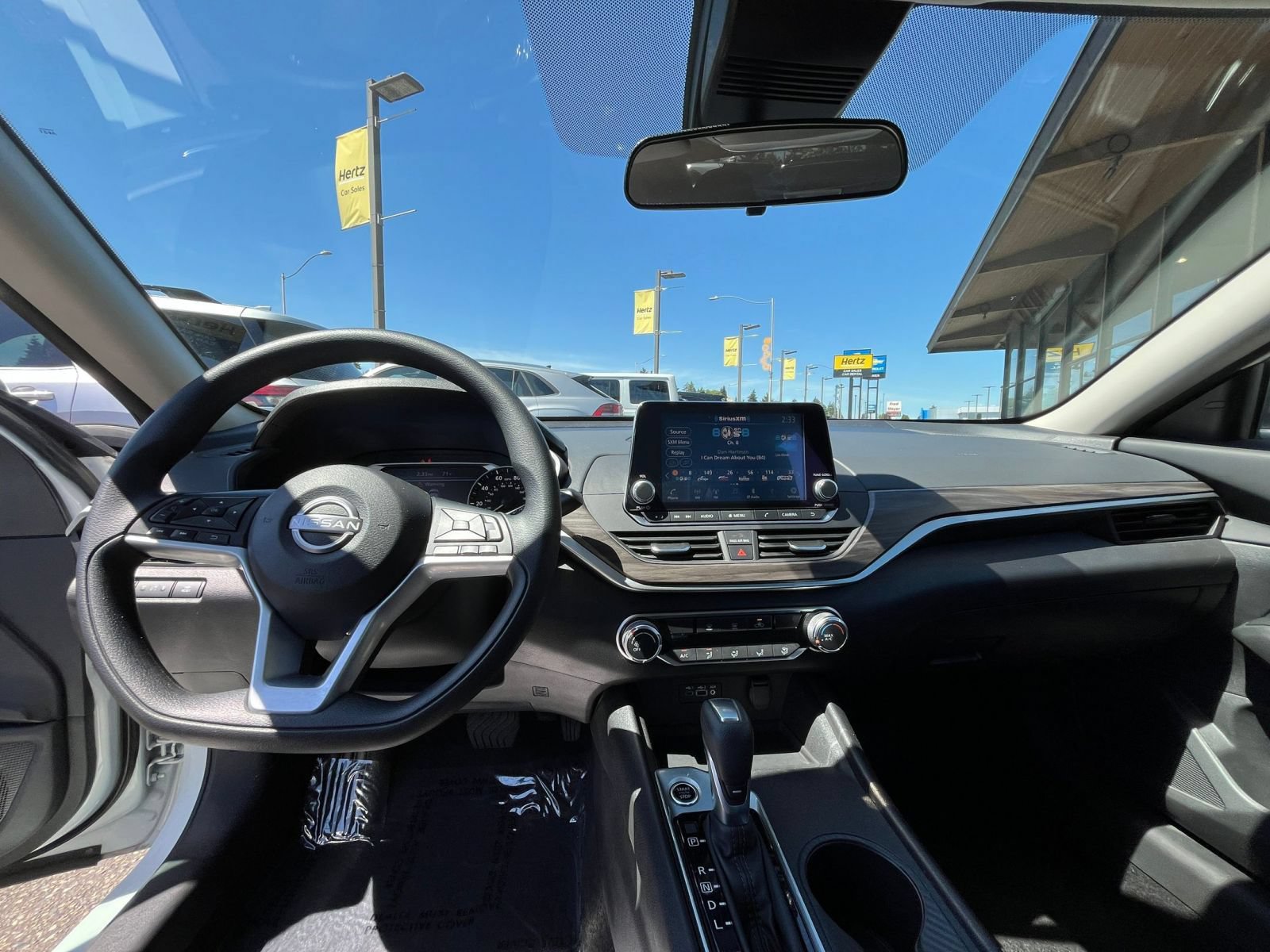 Used 2025 Nissan Altima 2.5 SV FWD image 29