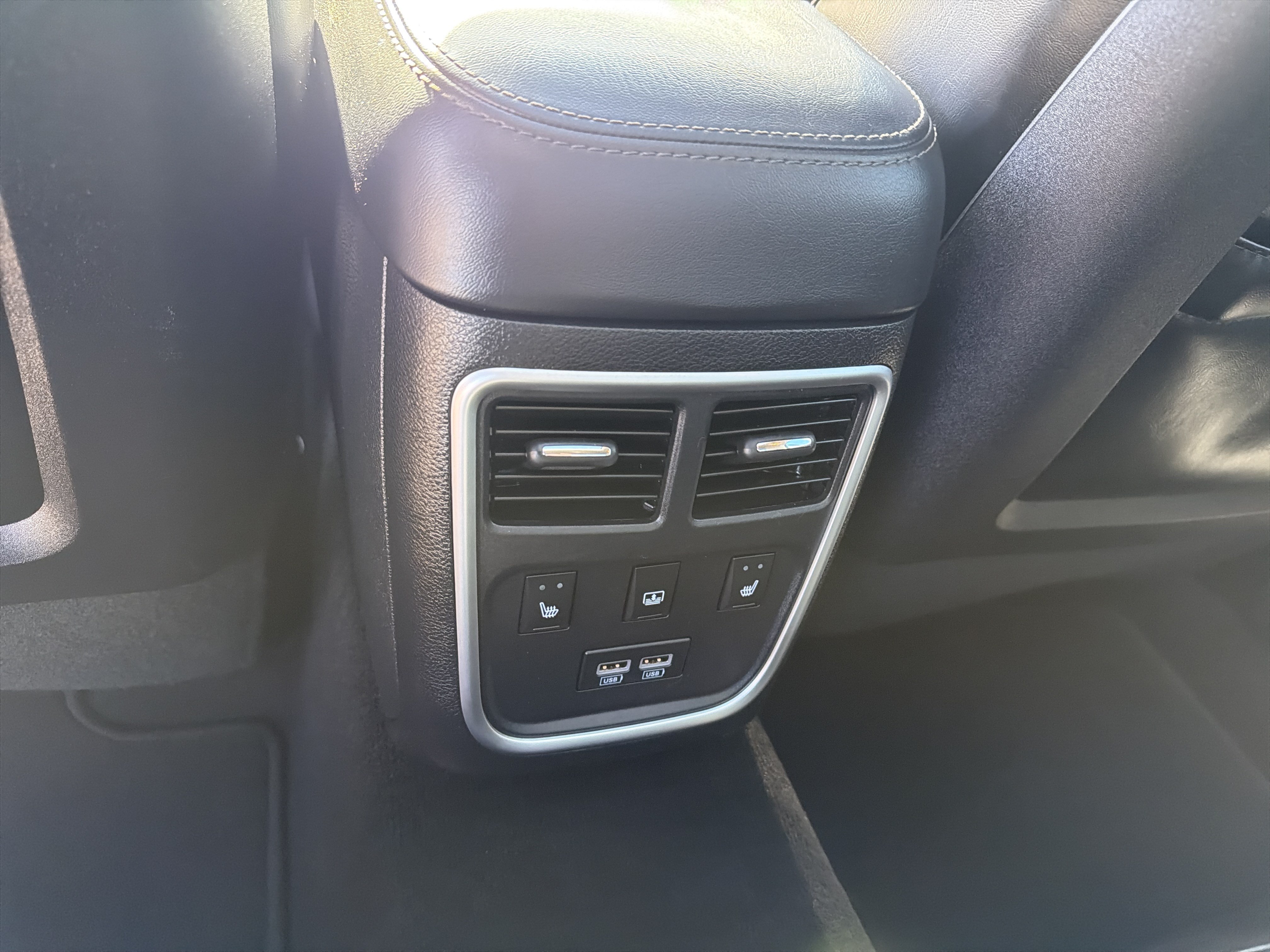 Used 2021 Chrysler 300 Touring L AWD/4WD image 13