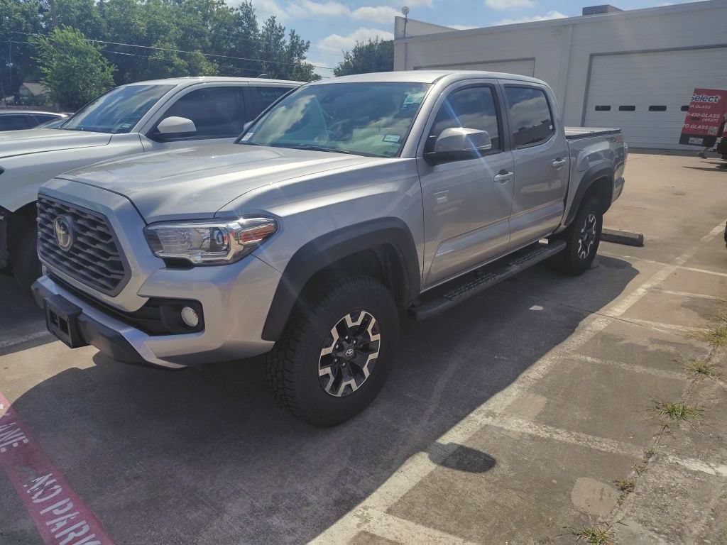 Certified 2020 Toyota Tacoma TRD Off-Road AWD/4WD image 2