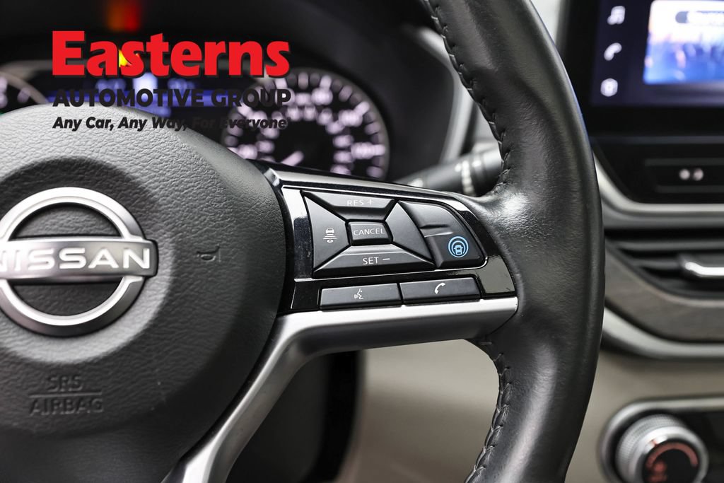 Used 2023 Nissan Altima 2.5 SV w/ SV Premium Package AWD/4WD image 16