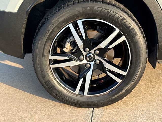 Used 2024 Volvo XC40 B5 Core AWD/4WD image 8