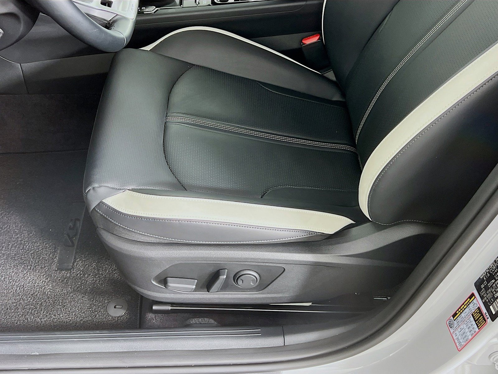 New 2025 Kia K5 GT-Line FWD image 4