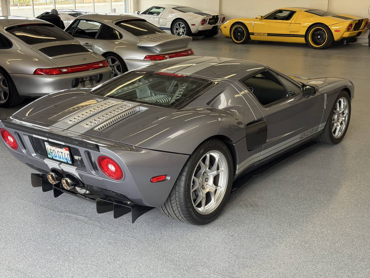 Used 2006 Ford GT RWD image 24