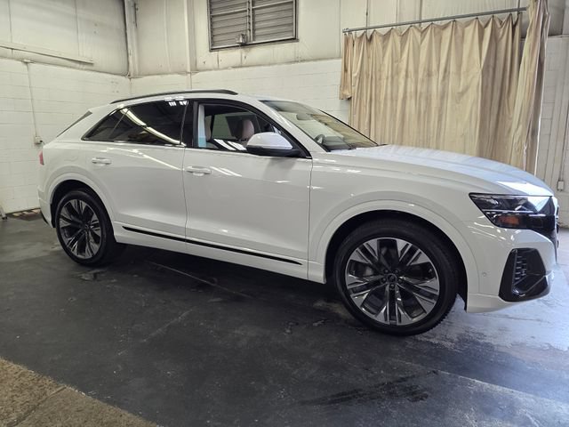 Used 2025 Audi Q8 Premium AWD/4WD image 6