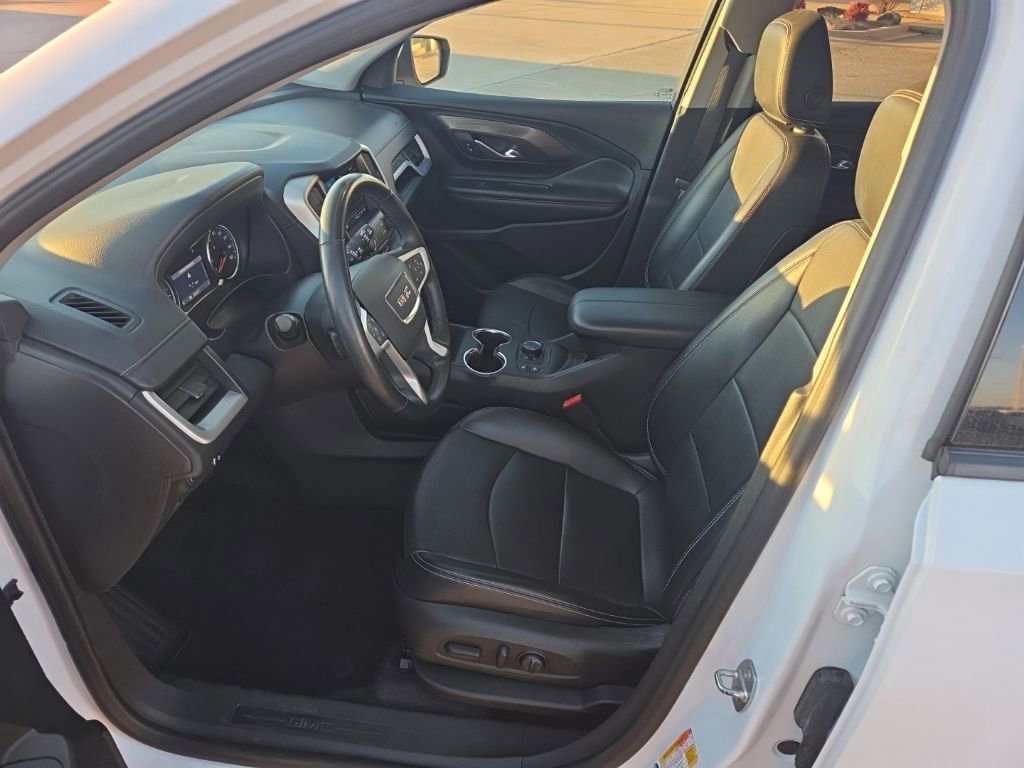 Used 2023 GMC Terrain SLT image 9