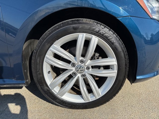 Used 2019 Volkswagen Passat 2.0T Wolfsburg image 52