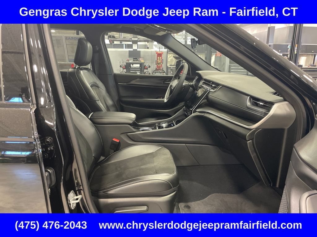 Certified 2025 Jeep Grand Cherokee L Altitude AWD/4WD image 16