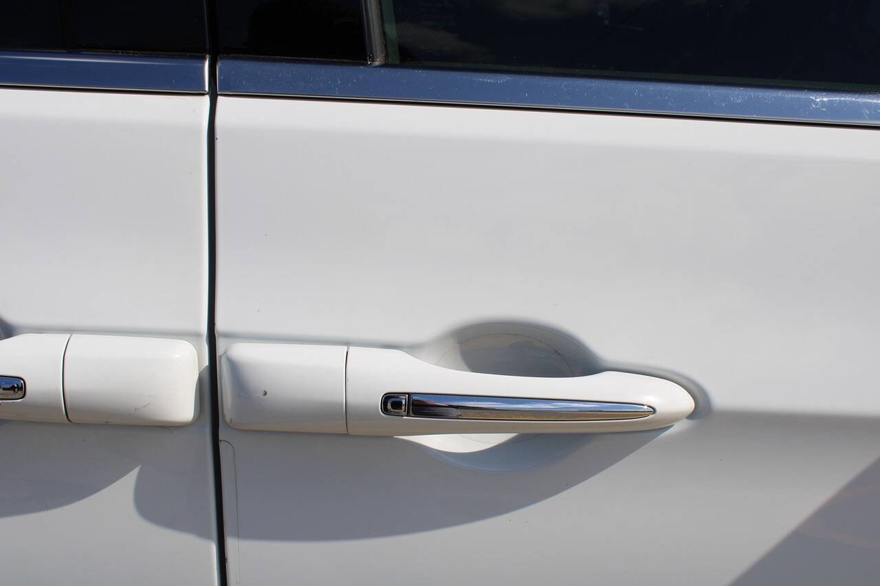 Used 2017 Chrysler Pacifica Touring Plus w/ Tire & Wheel Group image 31