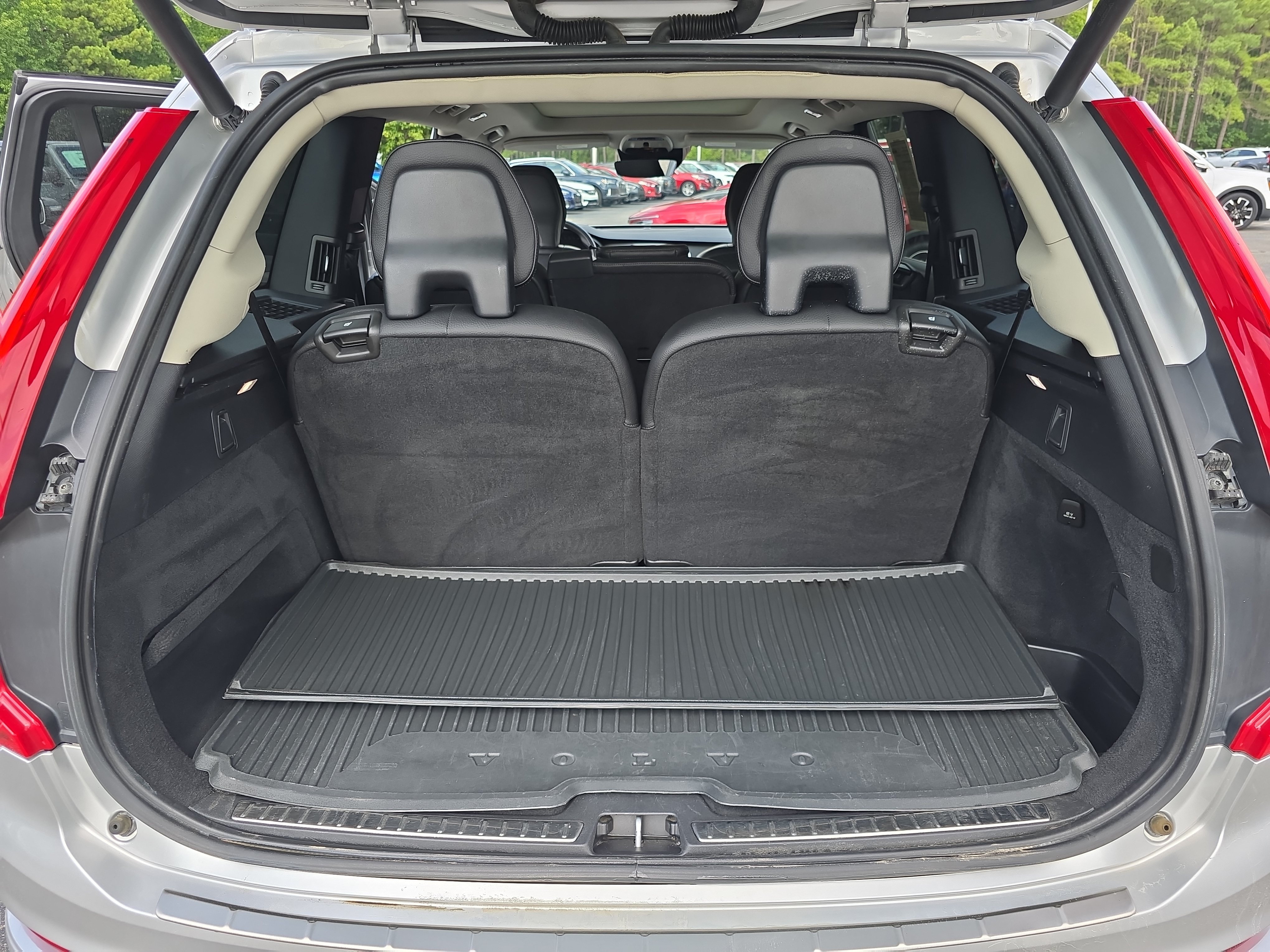 Used 2019 Volvo XC90 T6 Momentum w/ Advanced Package AWD/4WD image 13