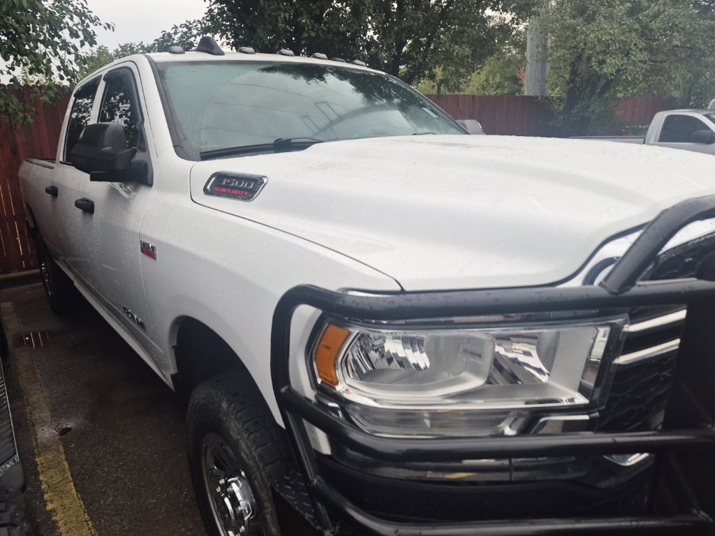 Used 2022 RAM 3500 Tradesman w/ Chrome Appearance Group AWD/4WD image 24