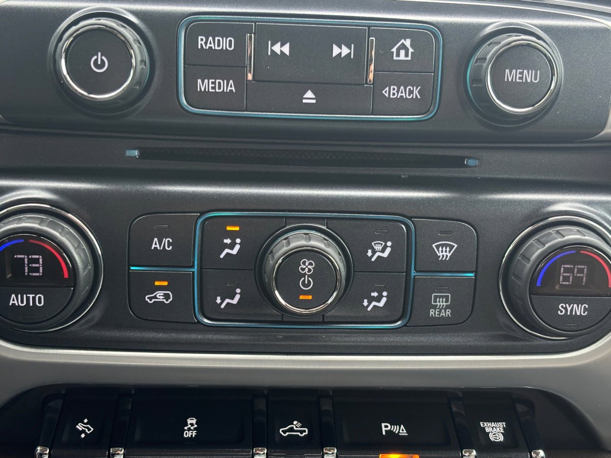 Used 2019 GMC Sierra 2500 SLT w/ Duramax Plus Package AWD/4WD image 4