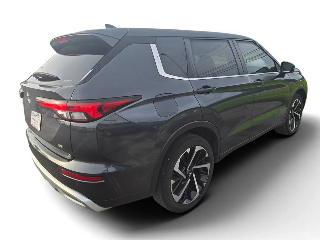 Used 2024 Mitsubishi Outlander SE AWD/4WD image 4