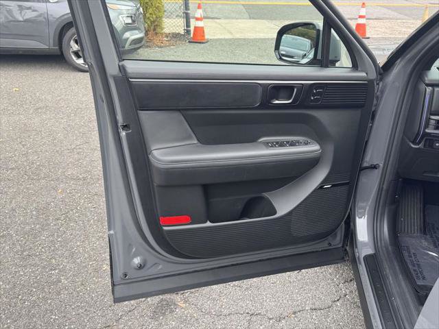 Used 2024 Hyundai Santa Fe Calligraphy image 17