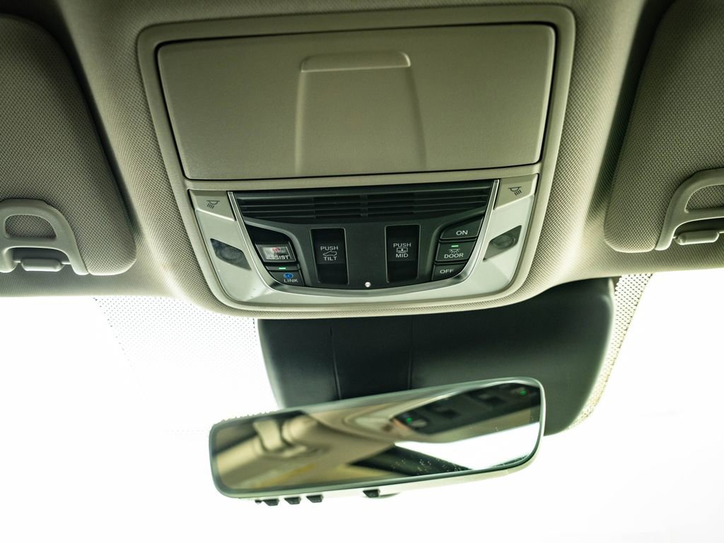 Certified 2025 Acura RDX w/ Technology Package image 41