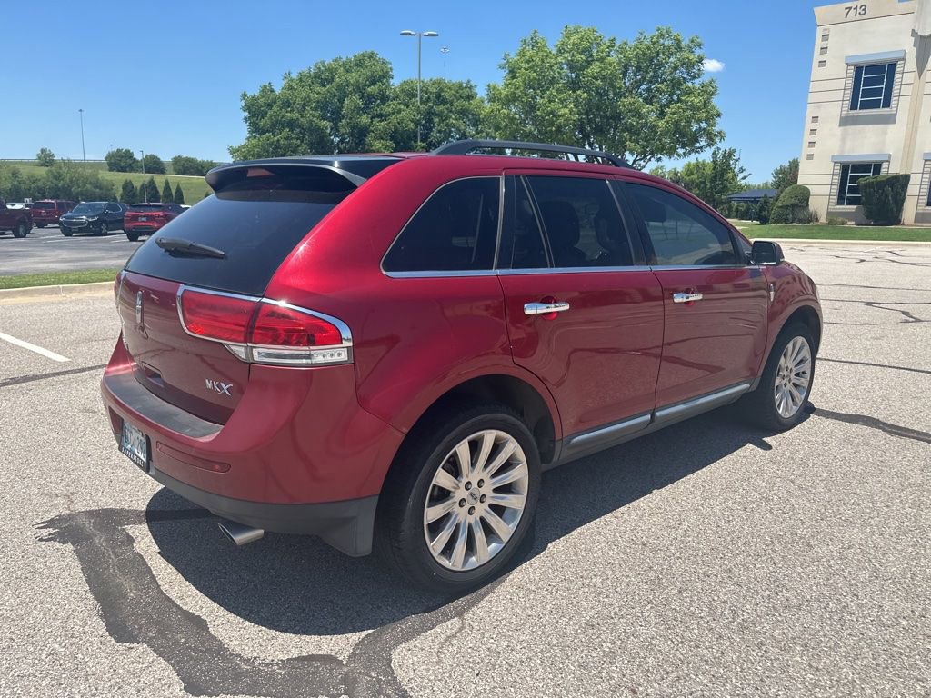 Used 2013 Lincoln MKX FWD image 5