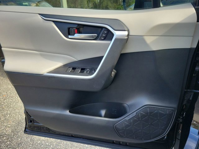 Used 2023 Toyota RAV4 XLE Premium image 35