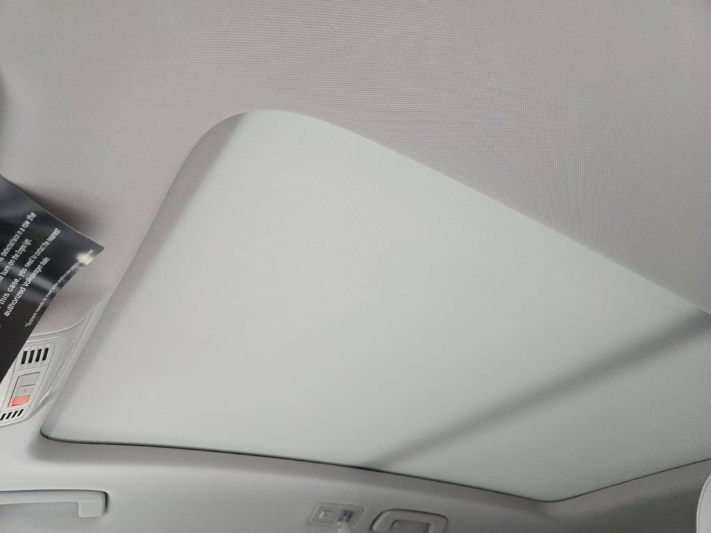 New 2026 Volkswagen Taos SE image 20