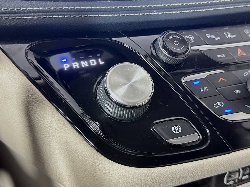 Used 2021 Chrysler Pacifica Touring-L w/ Premium & Safety Sphere Group FWD image 20