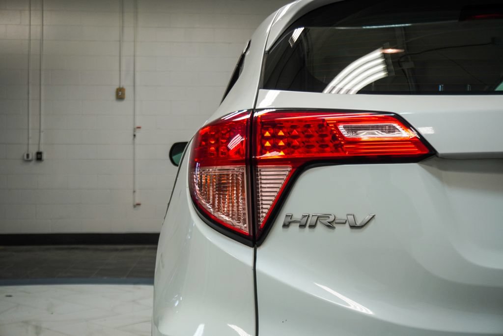 Used 2017 Honda HR-V LX image 32