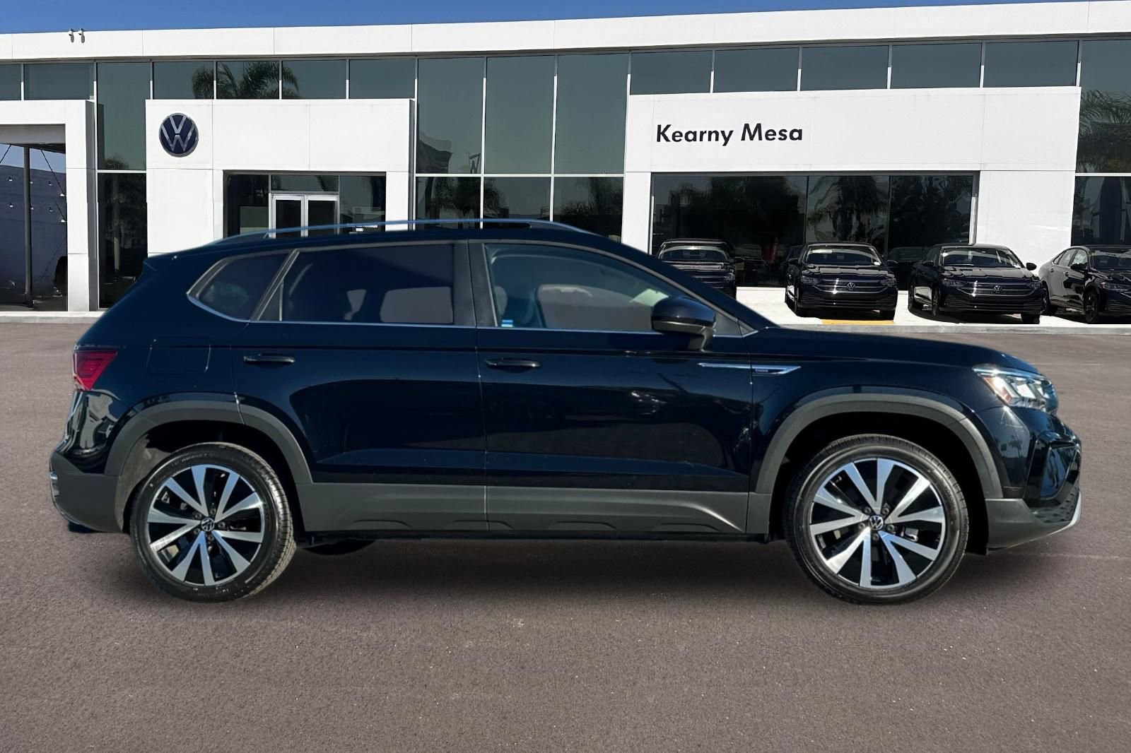 Used 2022 Volkswagen Taos SE w/ IQ.Drive SE Package image 3