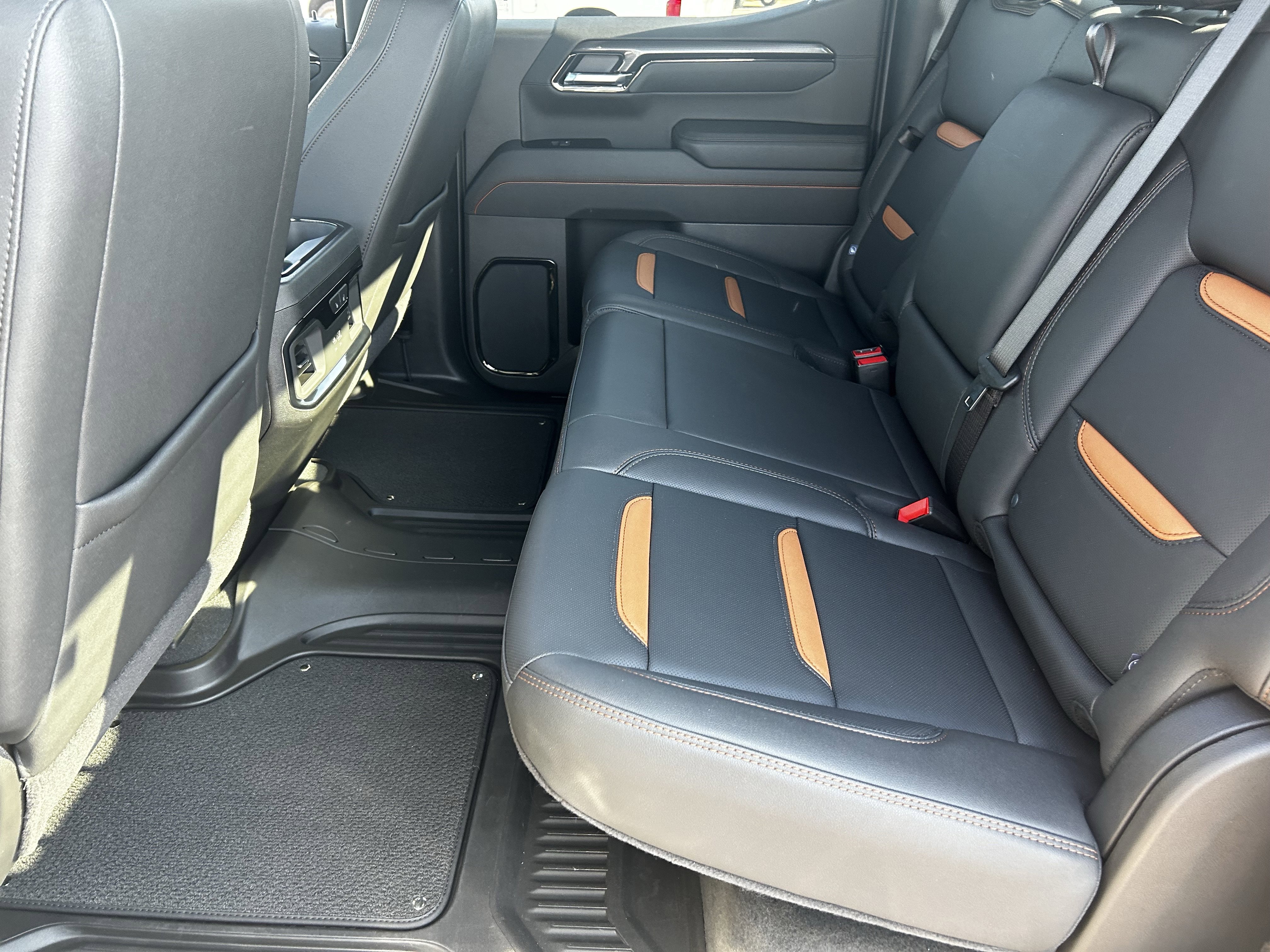 Used 2025 GMC Sierra 1500 AT4 w/ AT4 Premium Package image 16