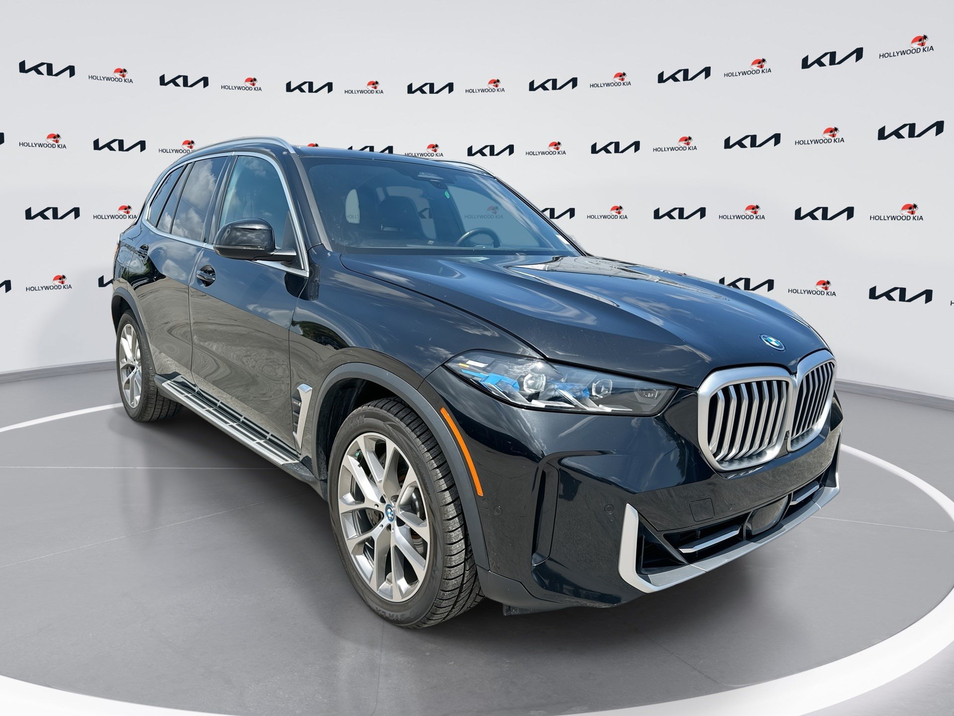 Used 2024 BMW X5 xDrive50e AWD/4WD image 1