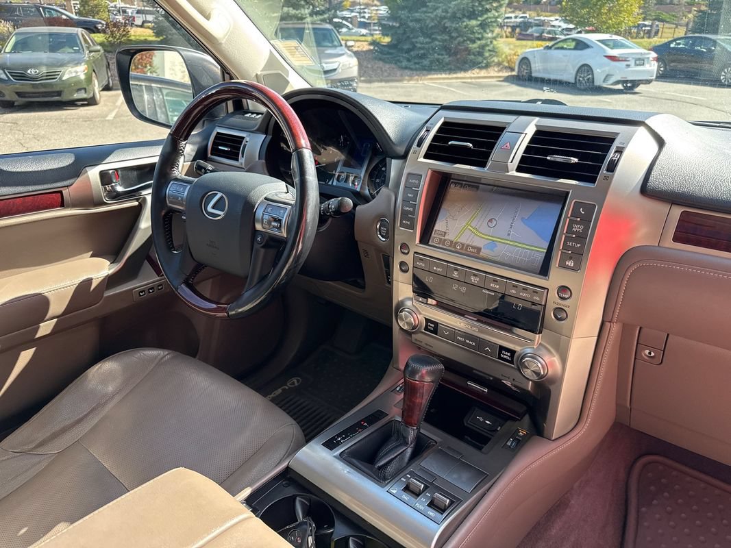 Used 2018 Lexus GX 460 Premium w/ Premium Package AWD/4WD image 19