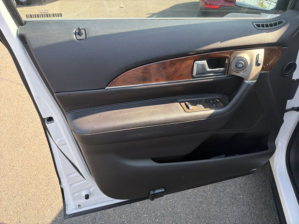 Used 2014 Lincoln MKX AWD w/ Equipment Group 102A image 10