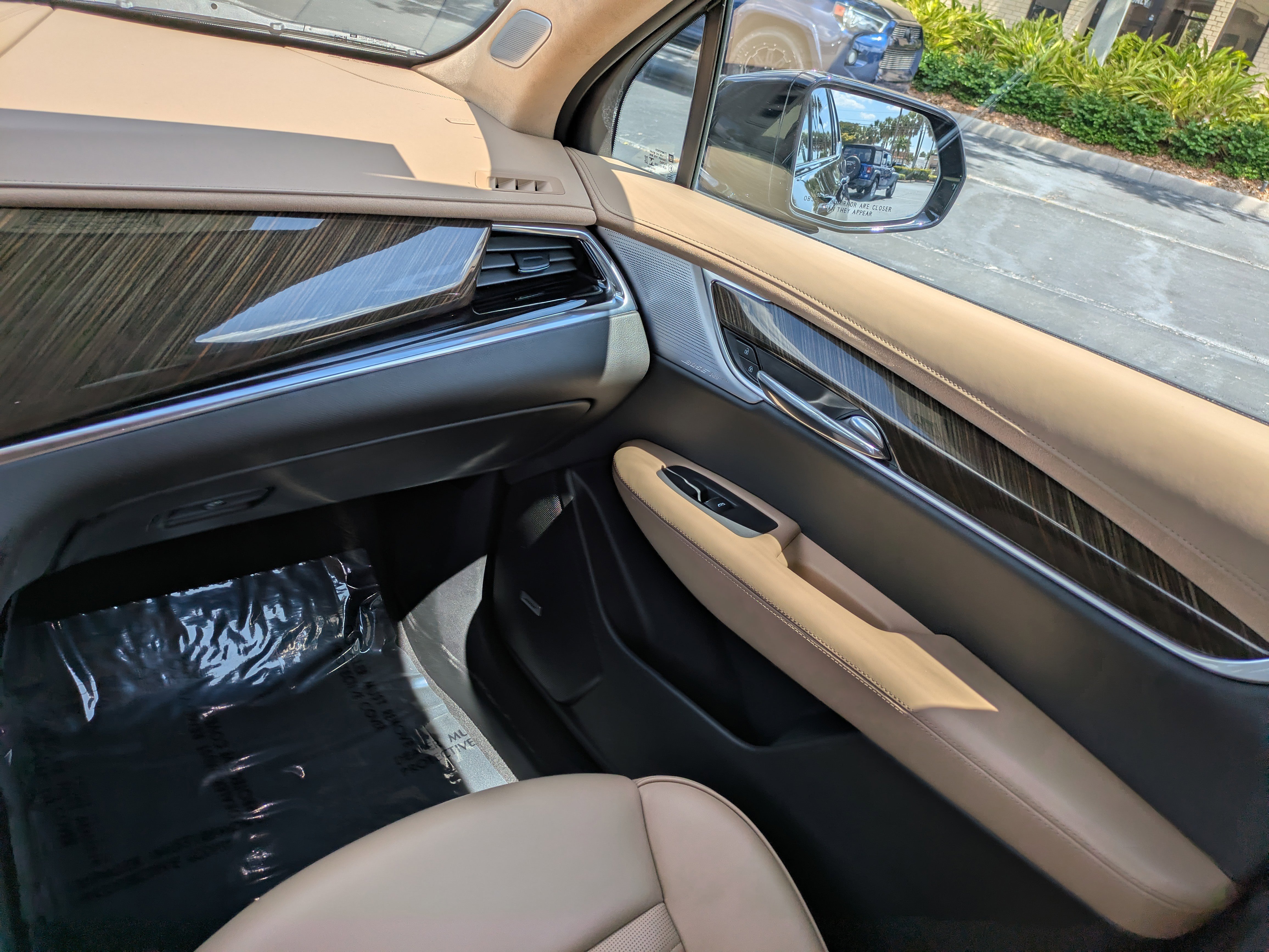 Certified 2023 Cadillac XT6 Sport w/ LPO, ONYX Package AWD/4WD image 16