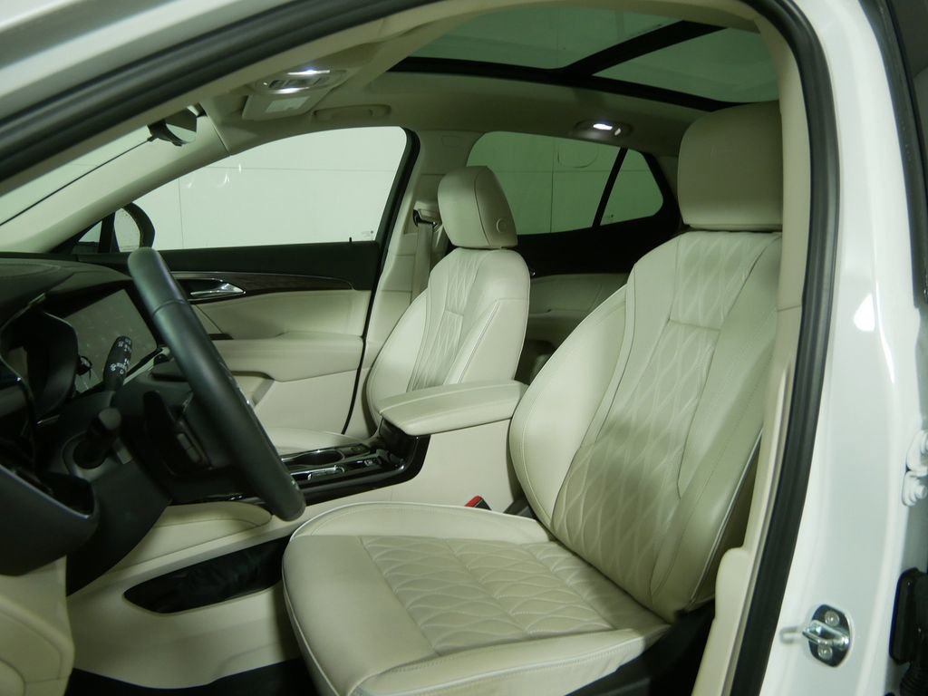 Used 2023 Buick Envision Avenir image 12