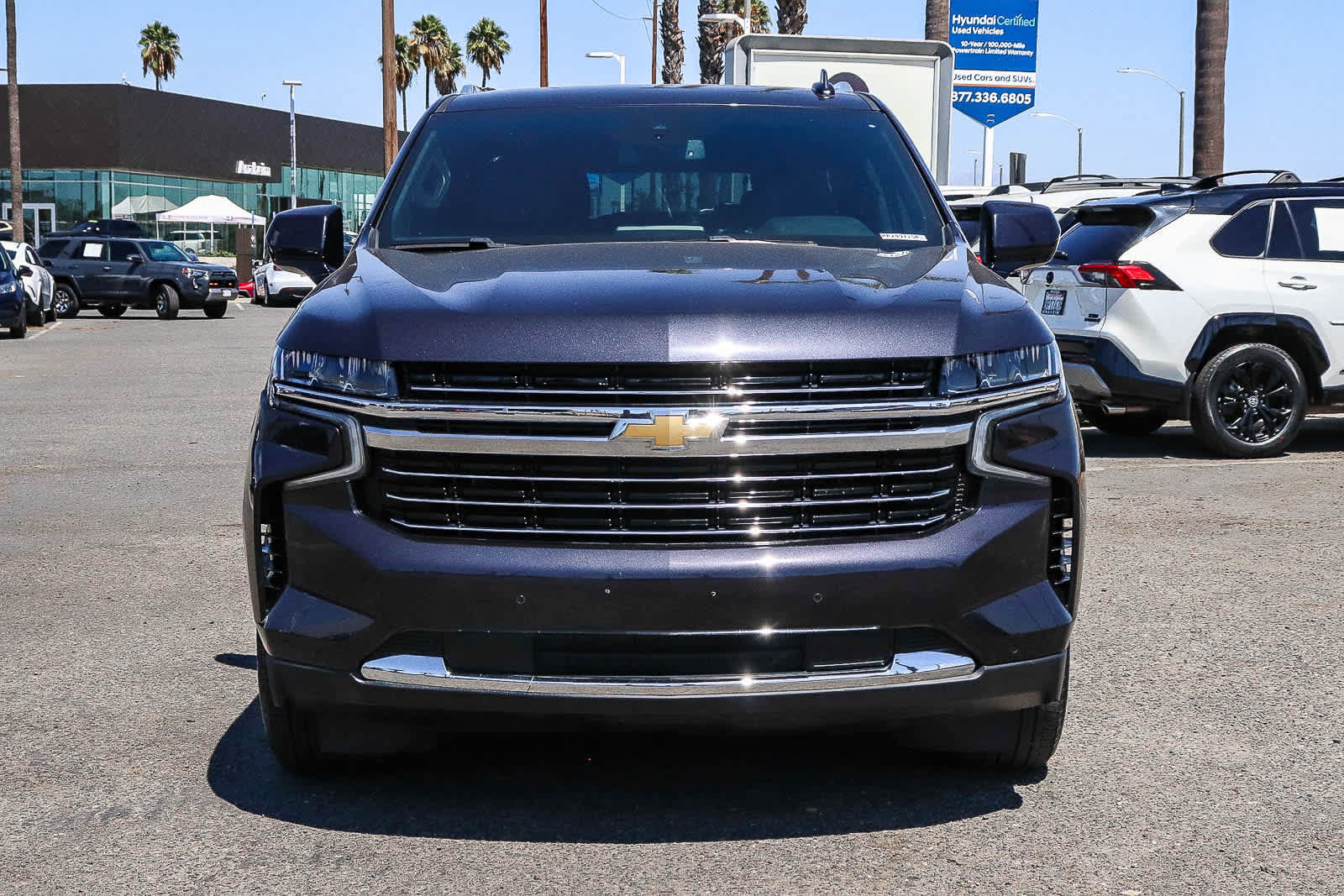 Used 2024 Chevrolet Suburban LT AWD/4WD image 2