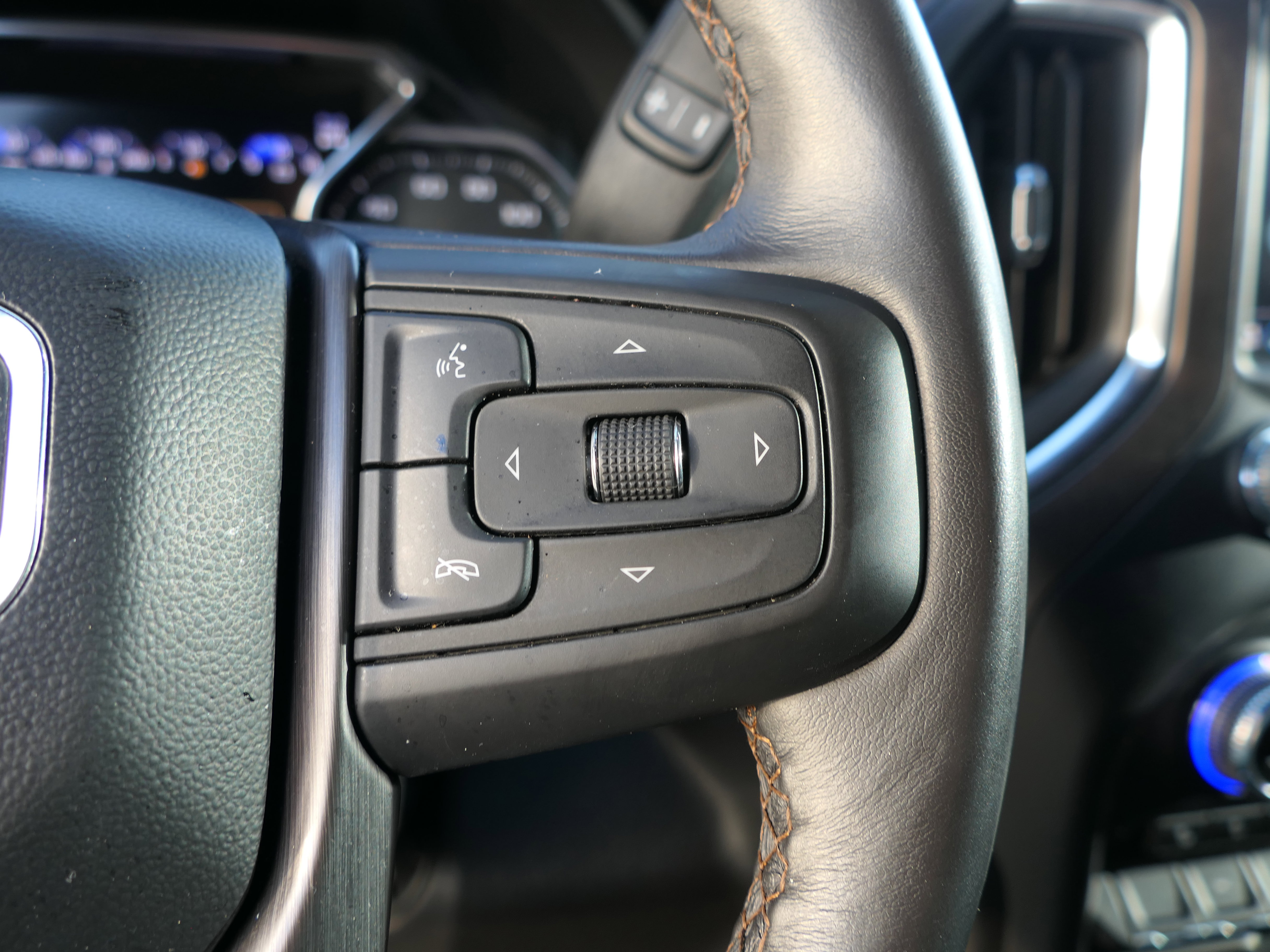 Used 2022 GMC Sierra 1500 AT4 w/ AT4 Premium Package image 17