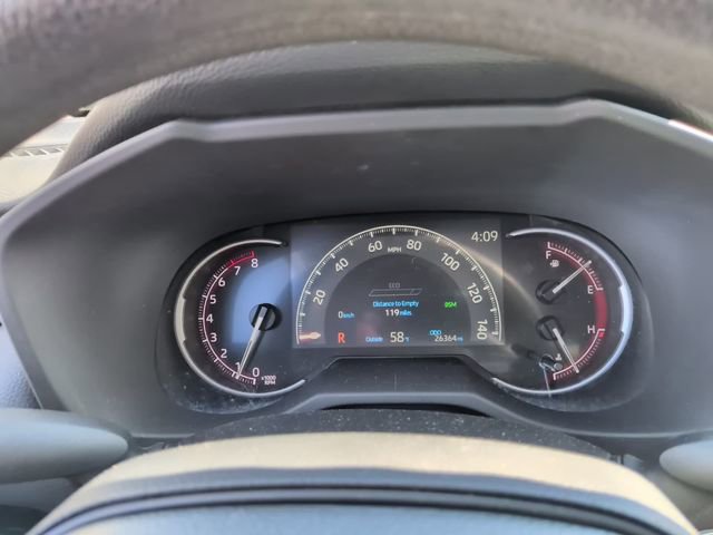 Used 2025 Toyota RAV4 XLE FWD image 22