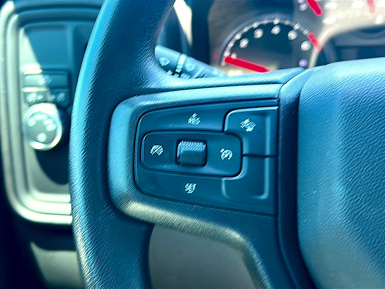 Used 2025 Chevrolet Silverado 1500 Custom w/ Turbomax Blackout Package RWD image 28