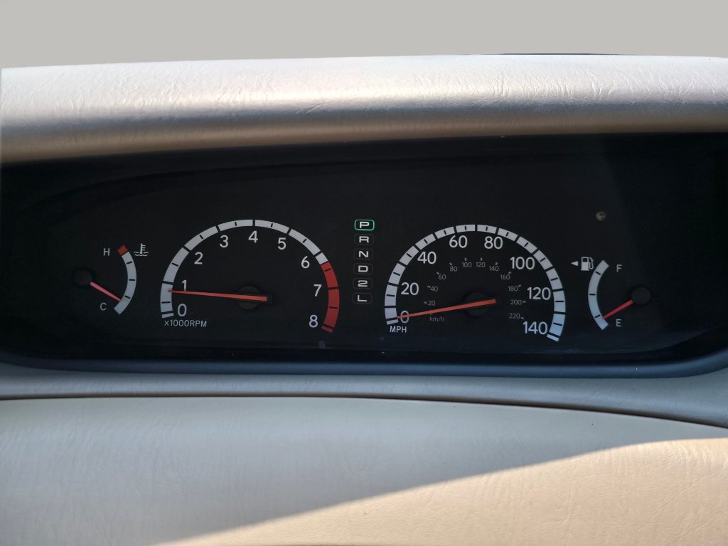 Used 2002 Toyota Avalon XL w/ Luxury Pkg FWD image 6
