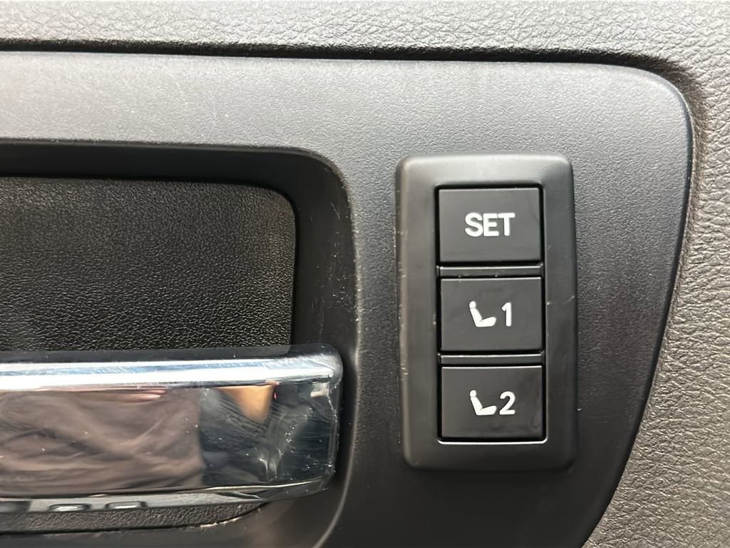 Used 2020 Toyota Tundra Platinum AWD/4WD image 14