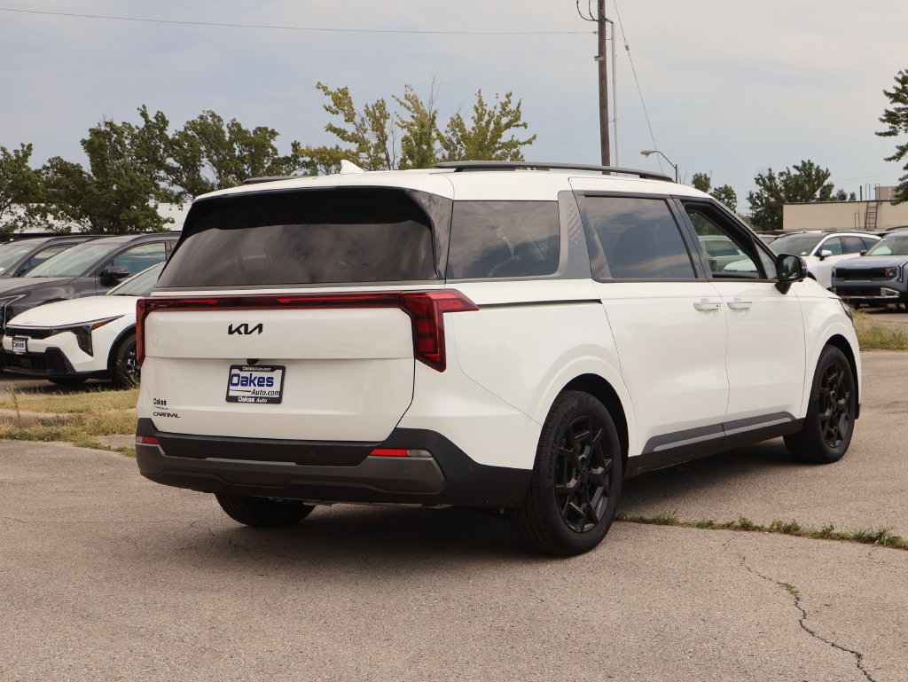 New 2027 Kia Carnival SX w/ Dark Edition Package FWD image 7
