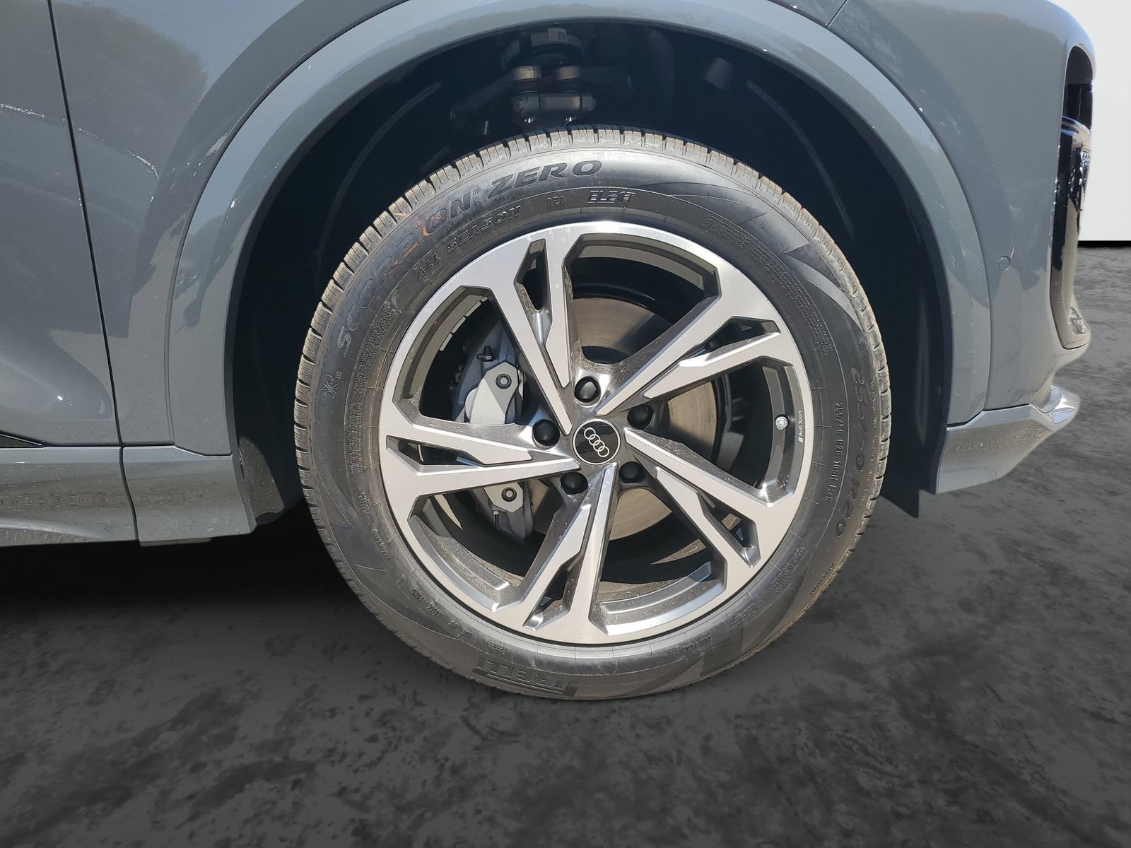 New 2027 Audi Q6 e-tron Premium Plus AWD/4WD image 6