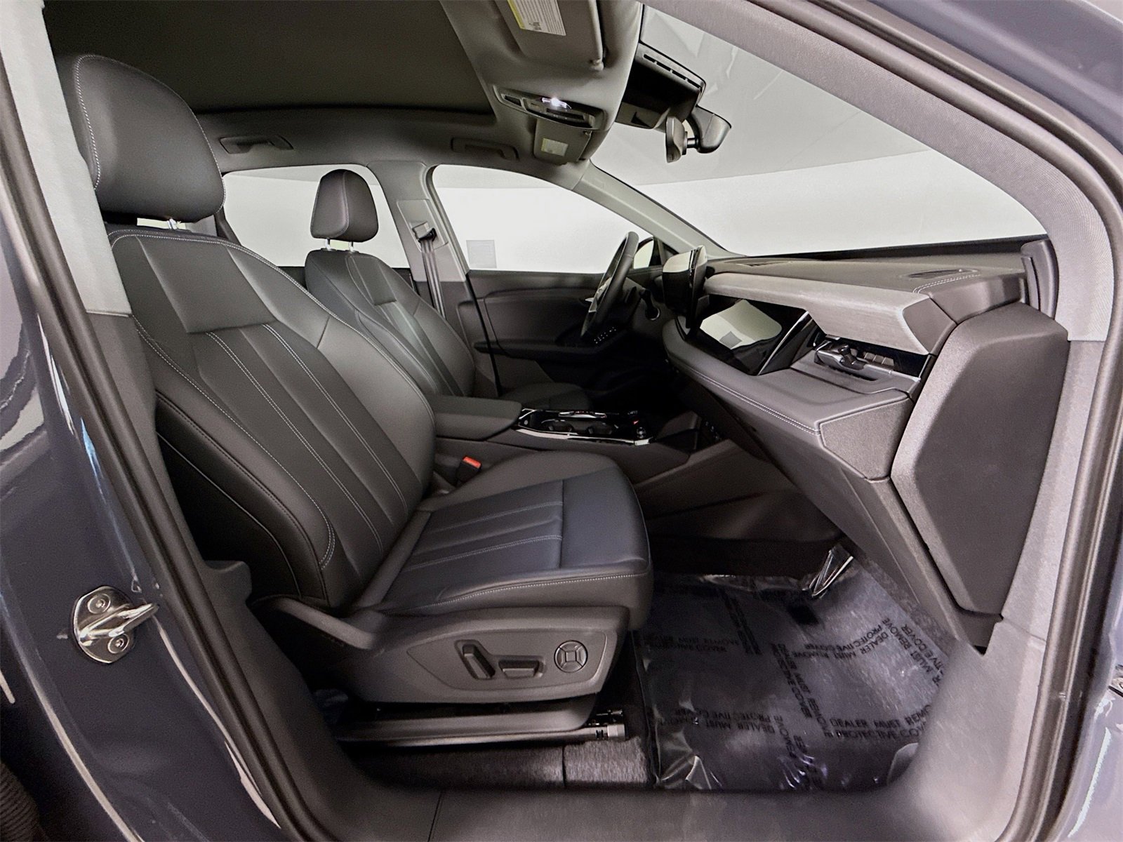 Certified 2025 Audi Q6 e-tron Premium w/ Convenience Package image 28