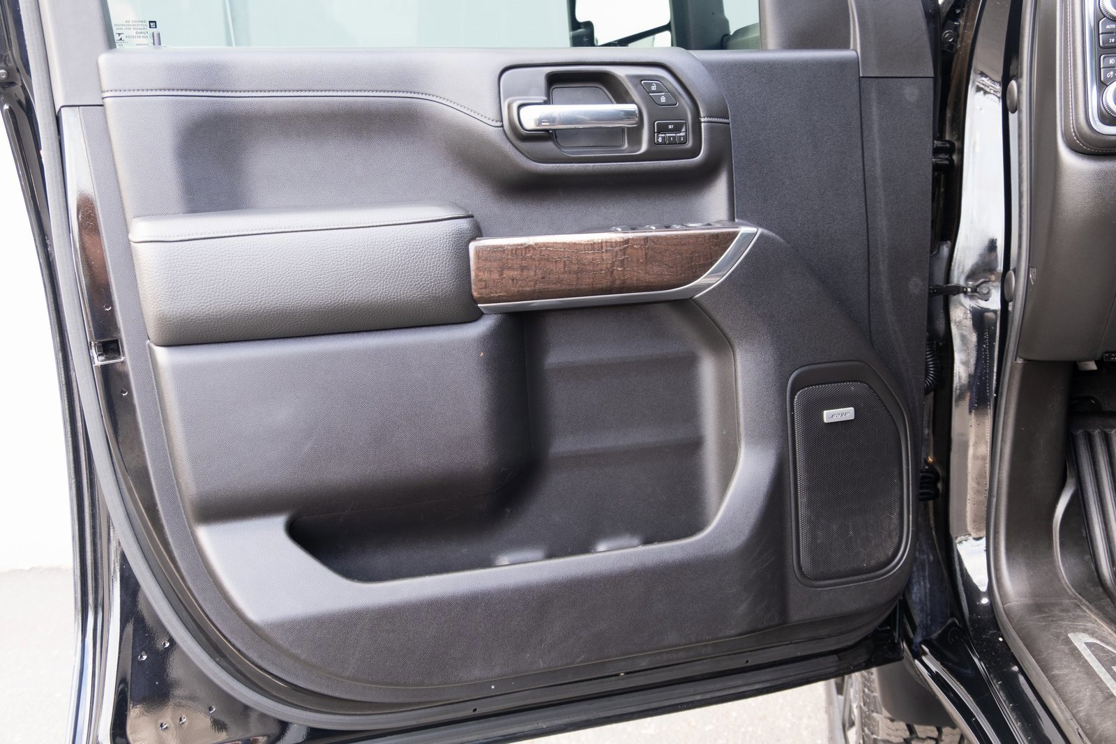 Used 2021 GMC Sierra 3500 Denali w/ Denali Black Diamond Edition image 16