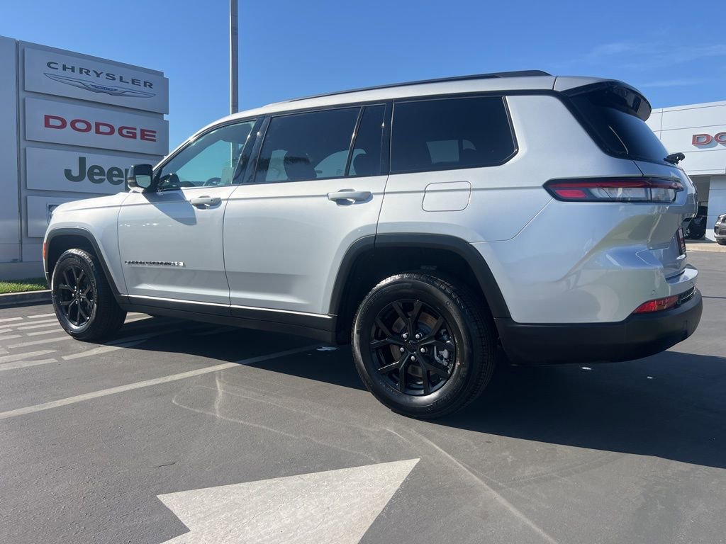 Used 2024 Jeep Grand Cherokee L Laredo image 14