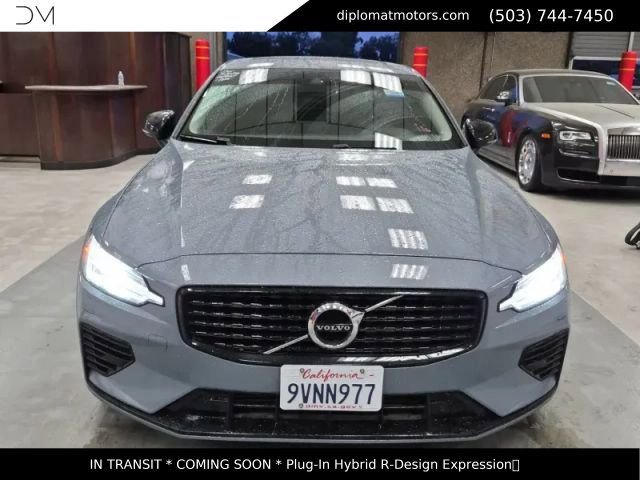 Used 2022 Volvo S60 T8 R-Design Expression w/ Premium Package AWD/4WD image 2