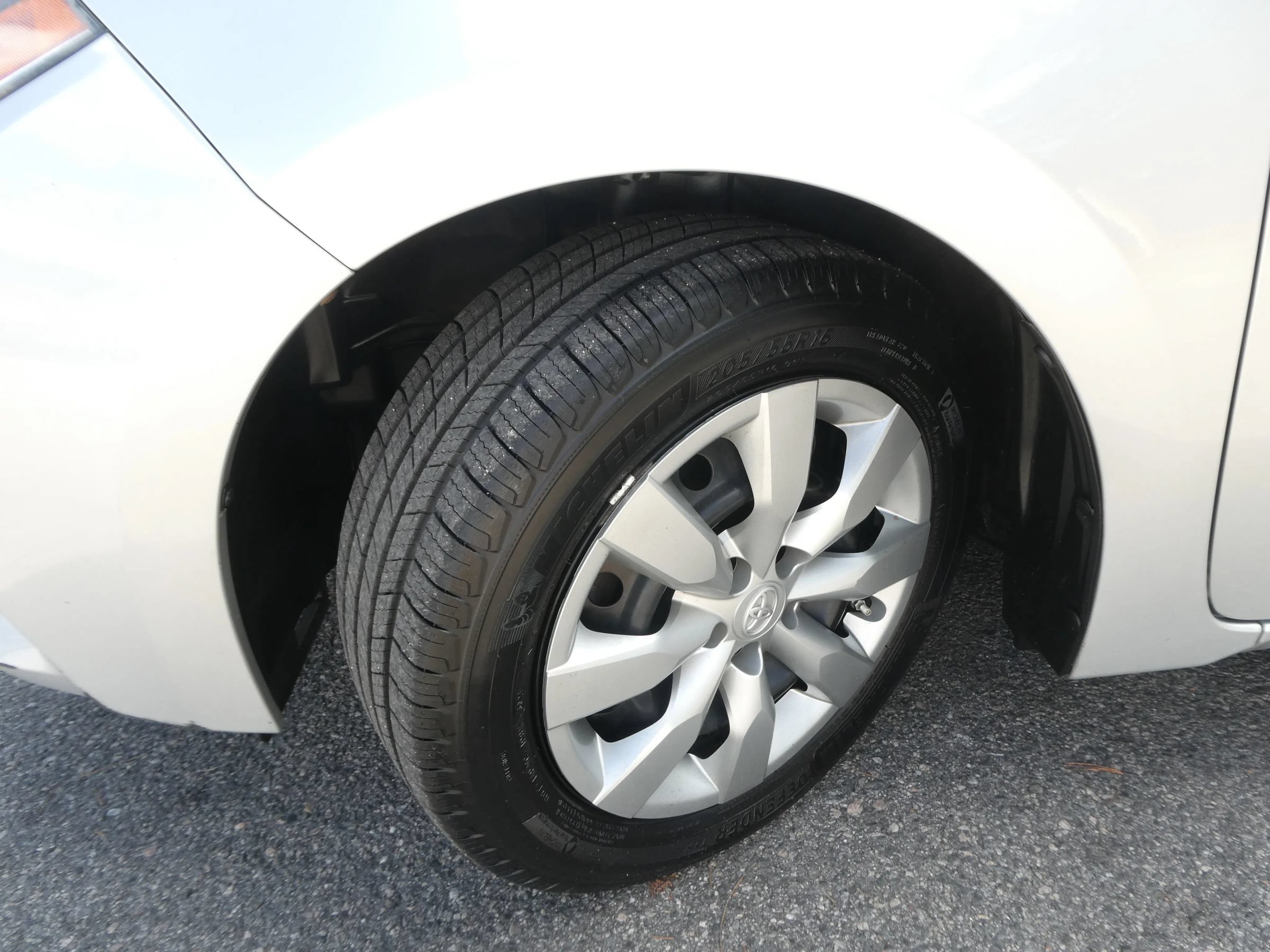 Used 2015 Toyota Corolla LE FWD image 28