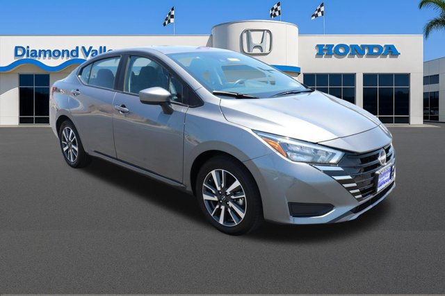 Used 2025 Nissan Versa SV FWD image 1